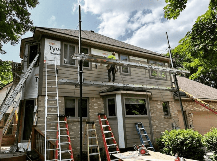 The 10 Best Roofing And Siding Contractors Near Me (2025)